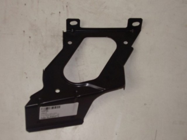 Front Wing Bracket - RH