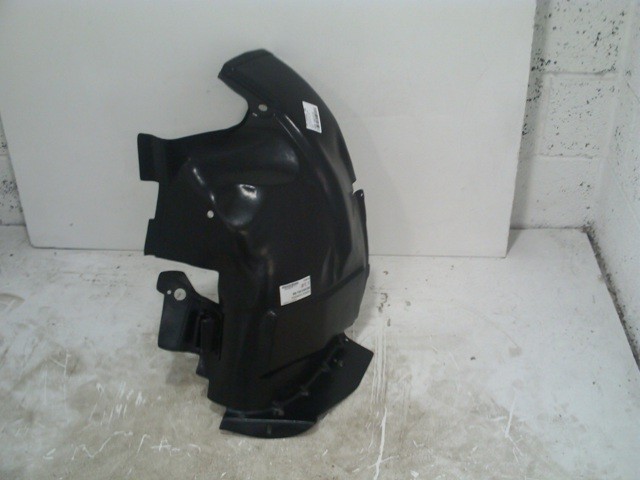 Renault Megane Scenic 97-99 Front Wing Splashguard (Front Part)