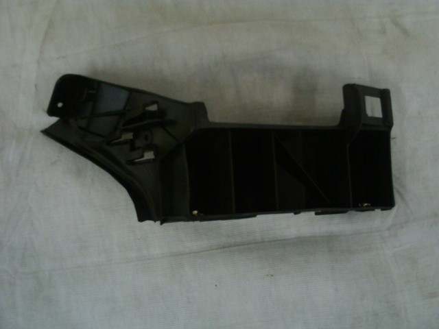 Rear Bumper Guide - RH