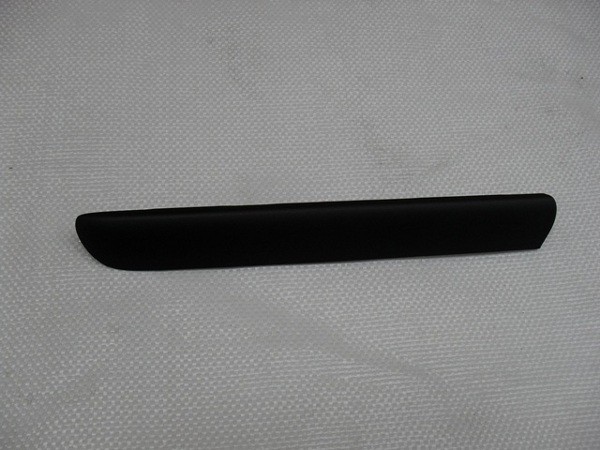 Front Wing Moulding - LH